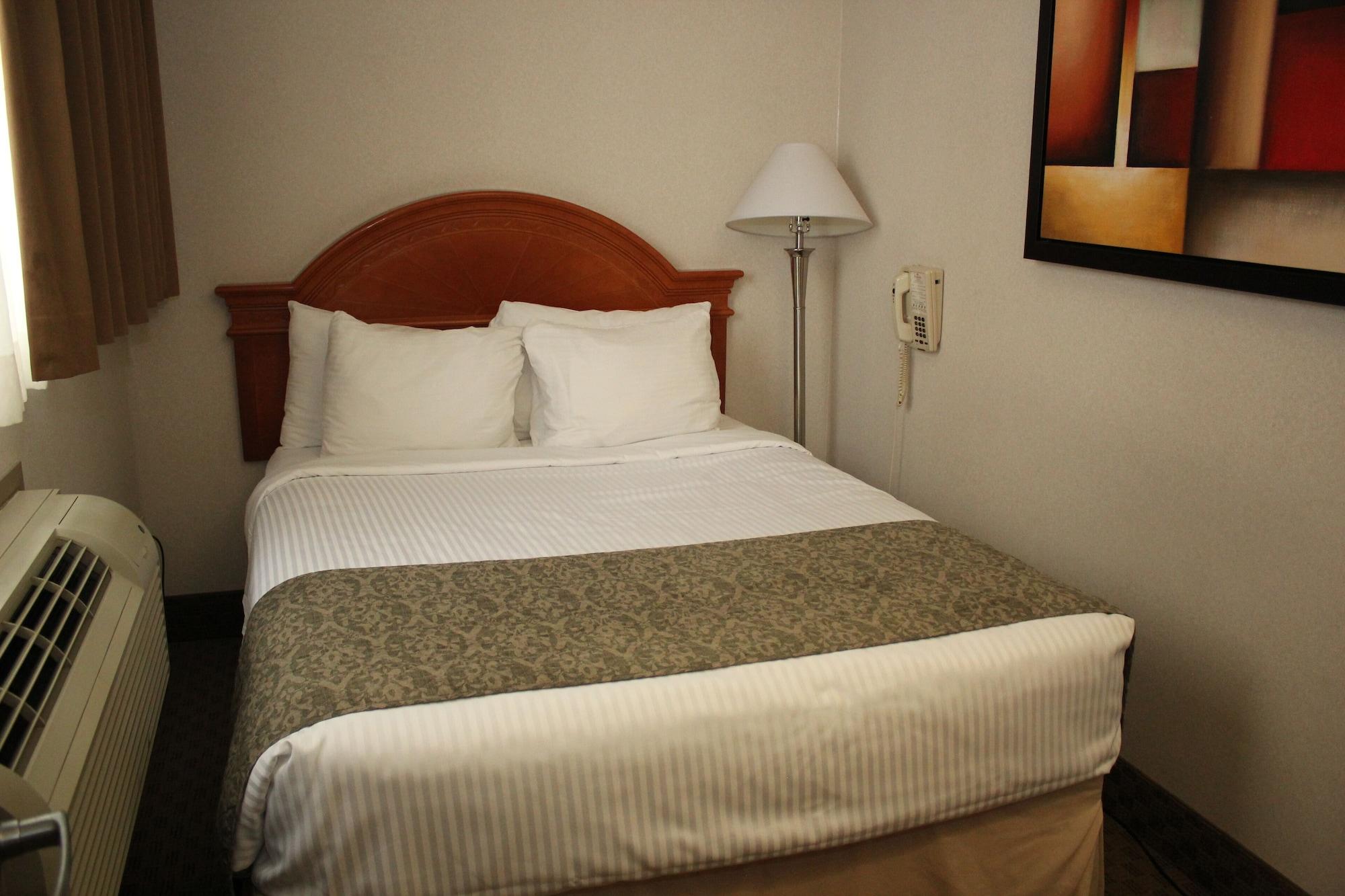 Ramada By Wyndham Edmonton South Otel Dış mekan fotoğraf