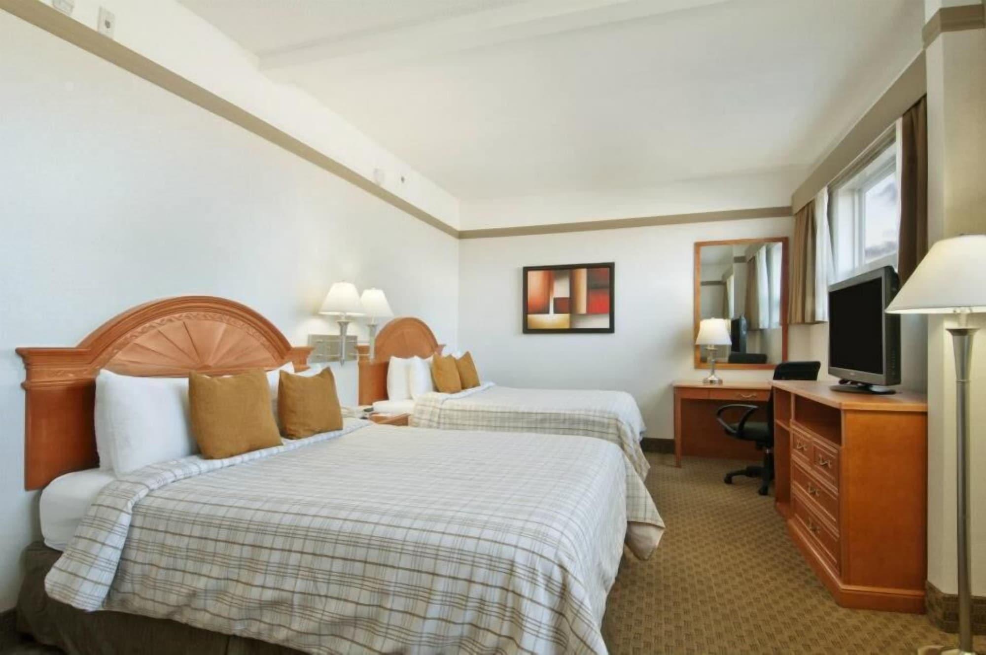 Ramada By Wyndham Edmonton South Otel Dış mekan fotoğraf