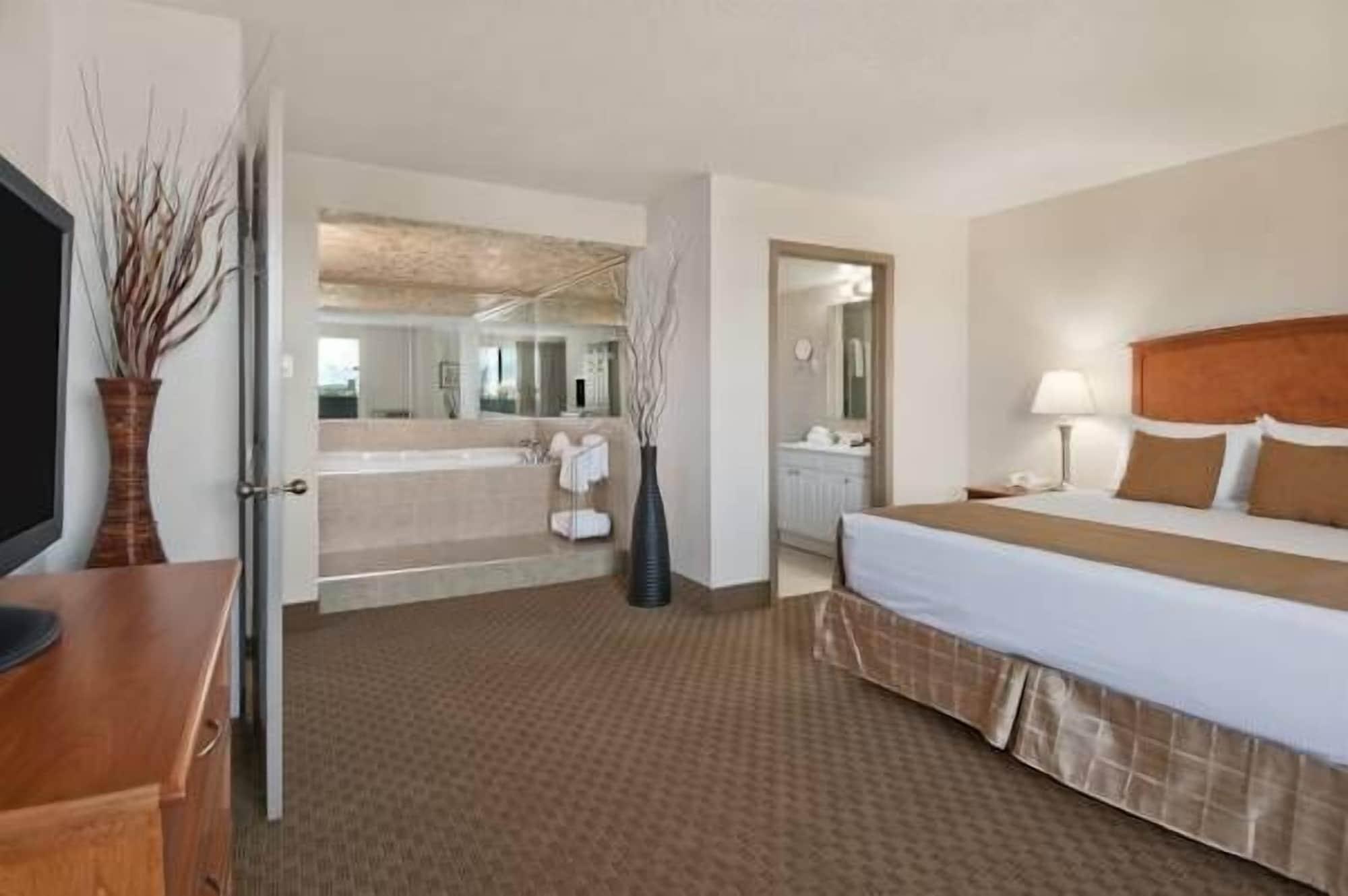 Ramada By Wyndham Edmonton South Otel Dış mekan fotoğraf