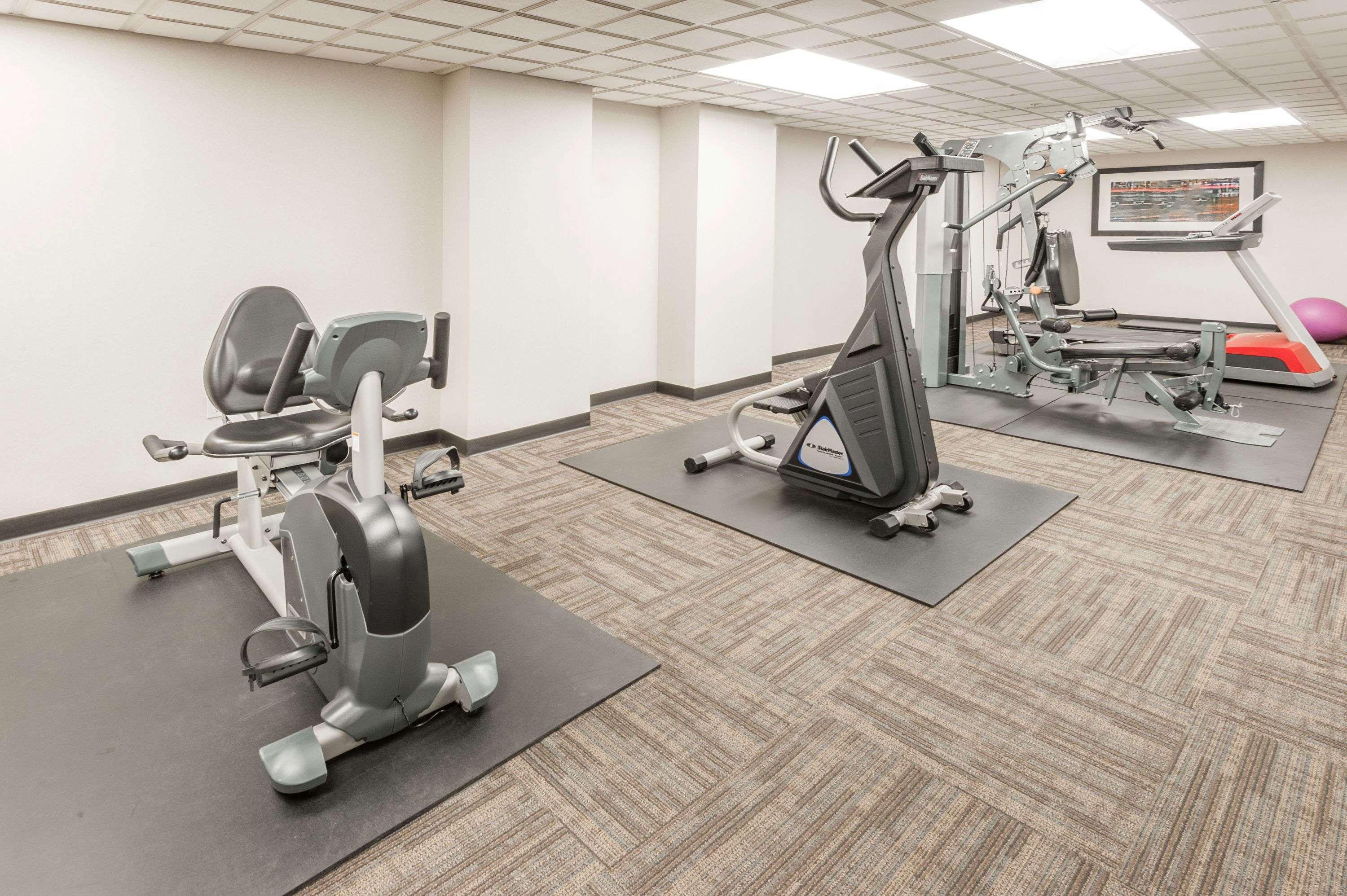 Ramada By Wyndham Edmonton South Otel Dış mekan fotoğraf