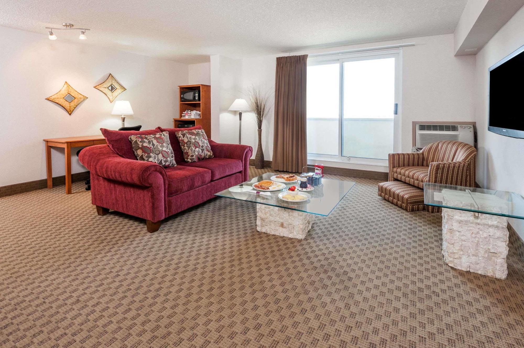 Ramada By Wyndham Edmonton South Otel Dış mekan fotoğraf