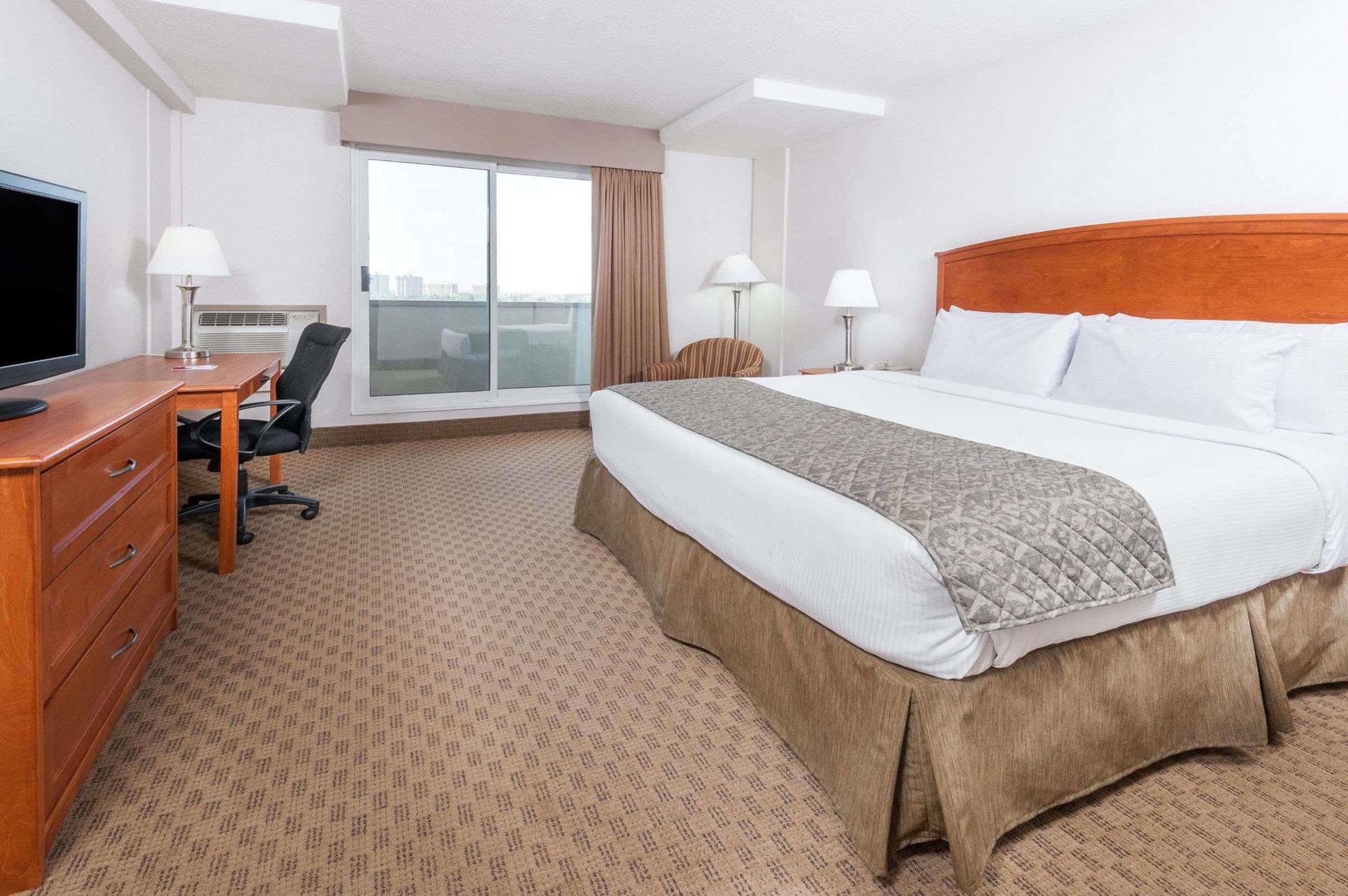 Ramada By Wyndham Edmonton South Otel Dış mekan fotoğraf