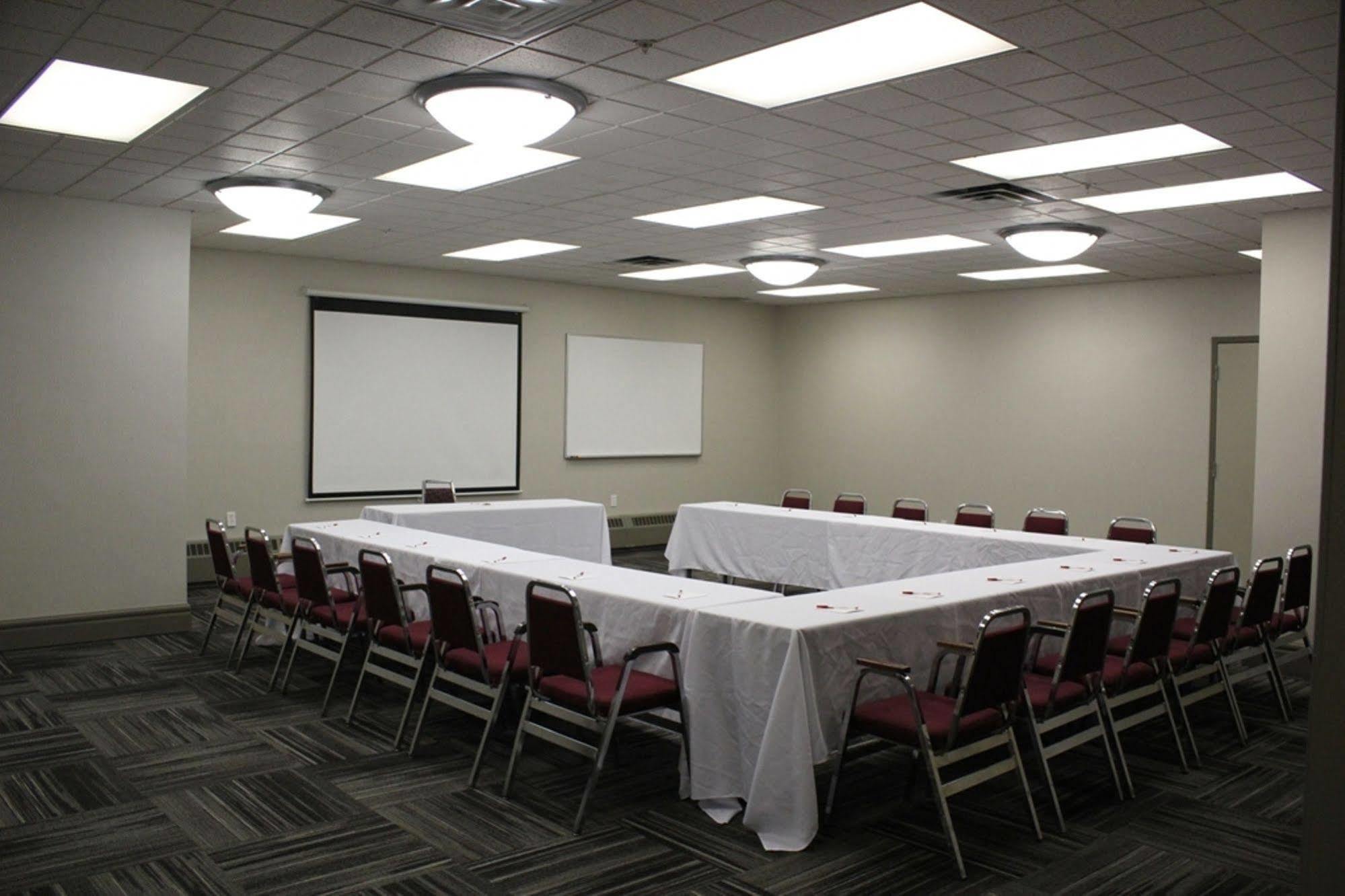 Ramada By Wyndham Edmonton South Otel Dış mekan fotoğraf