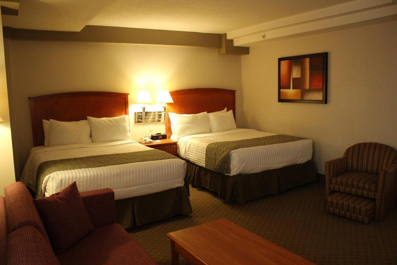 Ramada By Wyndham Edmonton South Otel Dış mekan fotoğraf