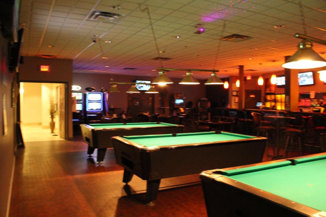 Ramada By Wyndham Edmonton South Otel Dış mekan fotoğraf