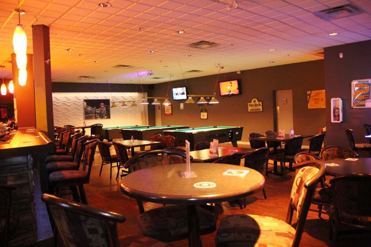 Ramada By Wyndham Edmonton South Otel Dış mekan fotoğraf